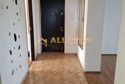 Apartament cu 3 camere, mobilat în 9 Mai - 9