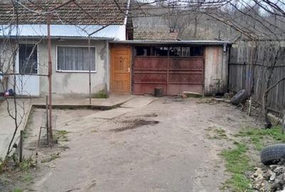 Casă cu 4 camere în Corlățel - 1