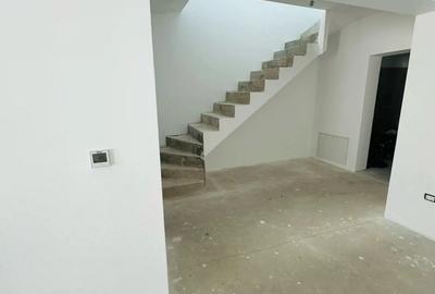 Casă cu 4 camere în Radu Negru - 2