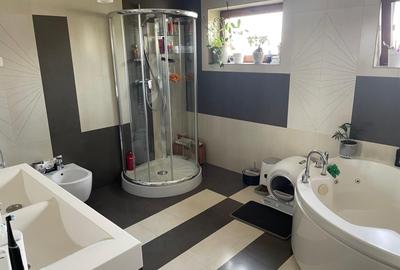 Duplex cu 6 camere cu Canalizare în Central - 20