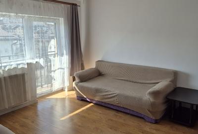 Apartament cu 3 camere semidecomandat în Florești - 2