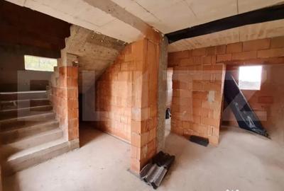 Casă cu 4 camere cu Teren 386 Mp în Micești - 3