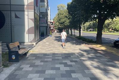 Spațiu comercial, de 30 mp, în Central - 7