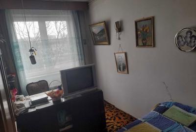 Apartament cu 3 camere semidecomandat în Jiului - 1