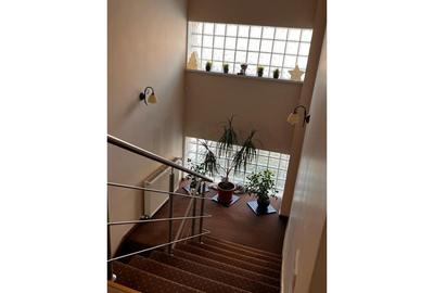 Casă individuală cu 6 camere cu Canalizare în Central - 16