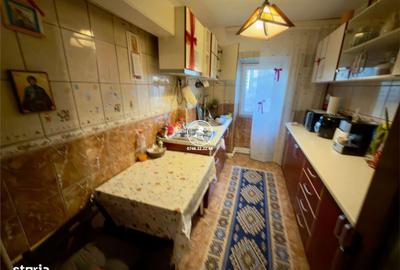 Apartament cu 3 camere decomandat în Păcurari