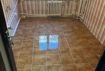 Apartament cu 3 camere decomandat în Crângași - 1