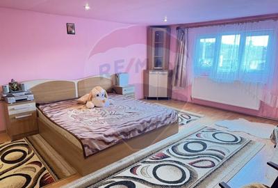 Casă cu 3 camere cu Teren 356 Mp în Central - 15