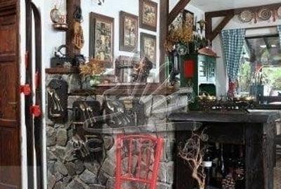 Casa de 6 camere, 320 mp, teren 700 mp, zona Bran - 11