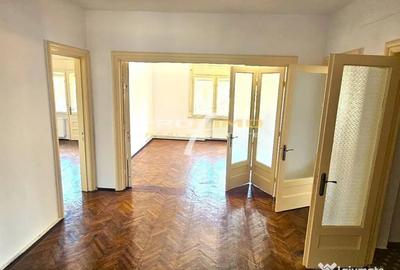Apartament cu 6 camere decomandat în Central - 16