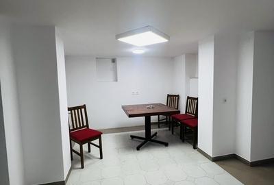 Spațiu comercial, de 200 mp, în Central - 7