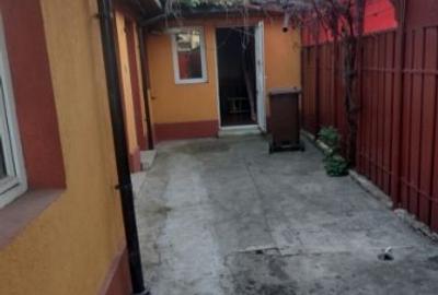 Casă cu 6 camere cu Teren 160 Mp în Central - 2