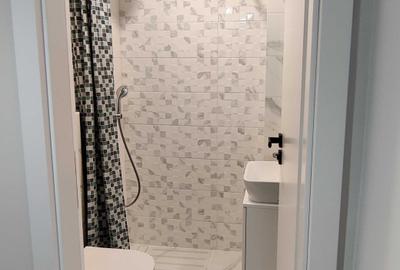 Apartament cu 3 camere decomandat în Exterior Vest