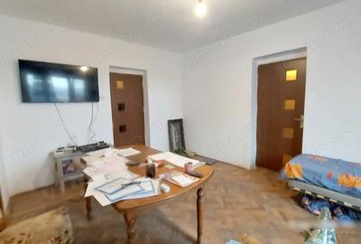 Apartament cu 3 camere semidecomandat în Est - 9