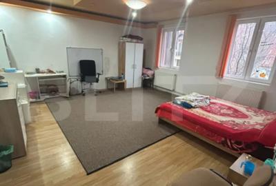 Casă cu 7 camere cu Teren 460 Mp în Olimpia-Stadion