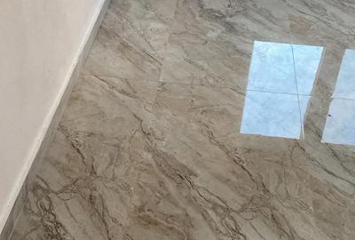 Casă cu 4 camere cu Teren 1000 Mp în Central - 3