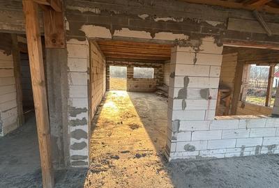 Casă cu 3 camere în Central - 2