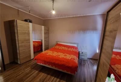 2 case  la pret de una in Valu lui Traian - 18