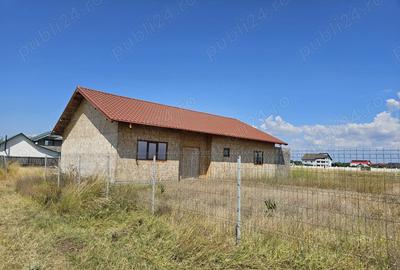 Casa la ro?u intr-o zona lini?tita, aproape de Buzau Spataru - 10