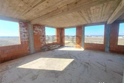 Casă cu 4 camere cu Teren 500 Mp în Cihei - 1
