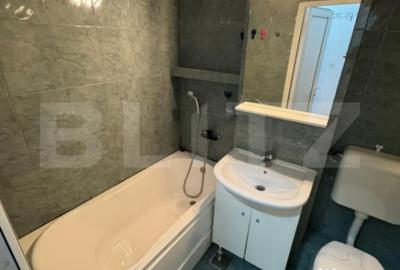 Apartament cu 3 camere semidecomandat în Dacia