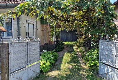 Casa spa?ioasa cu gradina mare, anexa ?i utilita?i complete Jibou - 1