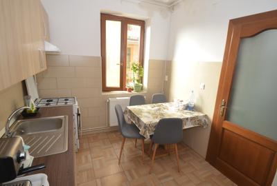 Apartament amenajat , decomandat cu centrala proprie - 6