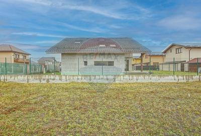 Casa spatioasa la gri, 4 camere, 3 bai, teren 500 mp - zona Bartolomeu - 9