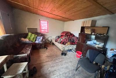 Casă cu 6 camere cu Teren 1325 Mp în Uliuc - 1