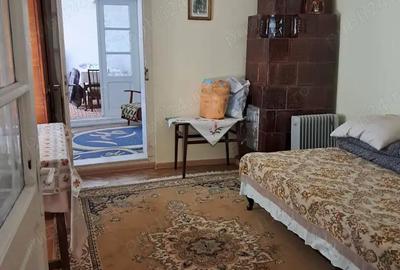 Casă cu 4 camere cu Teren 750 Mp în Chercea - 2