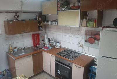 Casă cu 3 camere cu Teren 120 Mp în Rahova