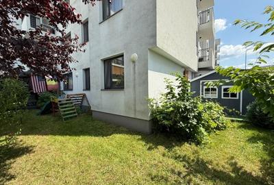 Apartament cu 3 camere semidecomandat, mobilat în Băneasa