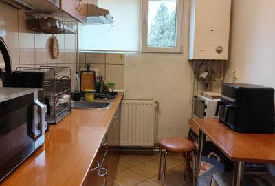 Apartament cu 3 camere semidecomandat în Drumul Carului - 1