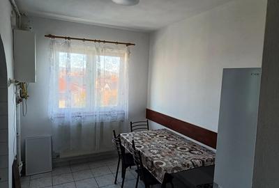 Apartament cu 2 camere nedecomandat, mobilat în Central