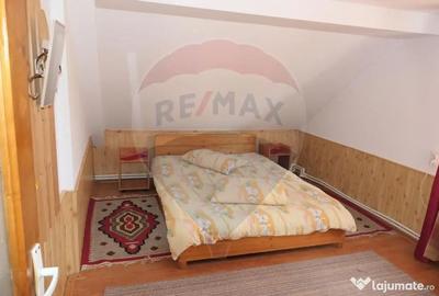 Casă cu 9 camere cu Canalizare în Central - 7
