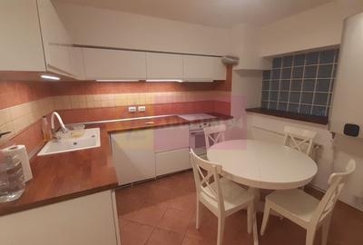 Apartament cu 3 camere semidecomandat, mobilat în P-ța Romană - 17