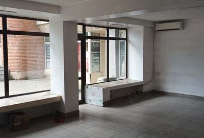 Spațiu comercial, de 40 mp, în 1 Mai - 3