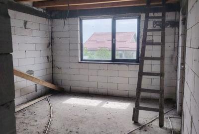Casă cu 4 camere cu Teren 250 Mp în Cernele - 6