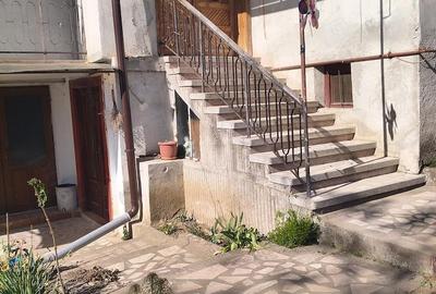 Casă cu 5 camere cu Teren 620 Mp în Central - 2