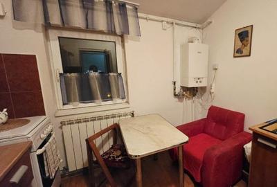 Vând apartament 2 camere Poarta 6 - 3