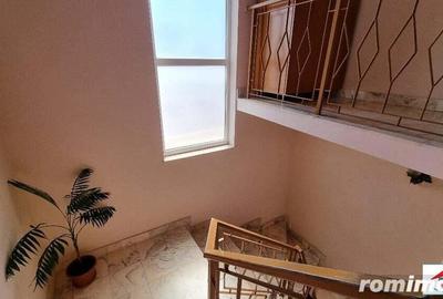 Apartament la casa cu garaj si curte proprie etaj 1 - 8