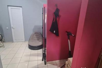 Spațiu comercial, de 92 mp, în Central - 4