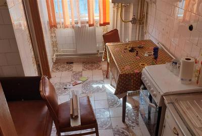 Apartament cu 3 camere decomandat în Viziru 3 - 12