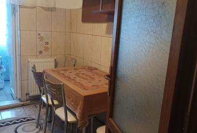 Apartament cu 3 camere decomandat în Central - 1