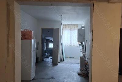 Casă cu 5 camere cu Teren 105 Mp în Vitan - 1