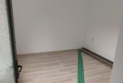 Casă cu 5 camere cu Teren 220 Mp în Brătianu - 4