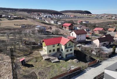 Casă cu 5 camere cu Teren 1000 Mp în Roșu - 14