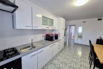 Apartament cu 3 camere decomandat în Micro 1 - 4