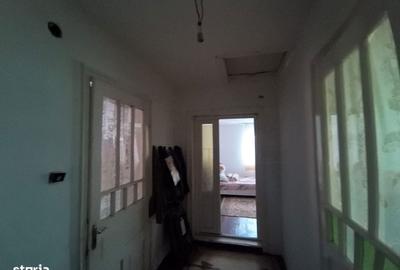 Casă cu 4 camere în Fetești - 12