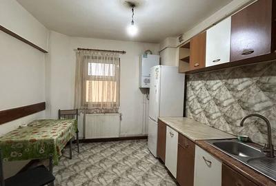 Apartament cu 3 camere decomandat în Prundu - 6